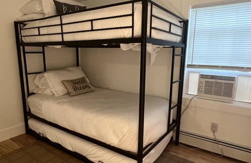 Russell Casa | Relax on the Run, 2BR, newly remodeled