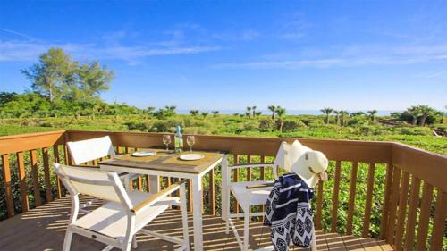 Sanibel Casa | Relax on your private deck with Gulf views - Sanibel Island