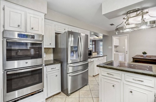 Greater Fondren Southwest Casa | Lounge & Play in Style at This Parkside Pool and Billiards Getaway