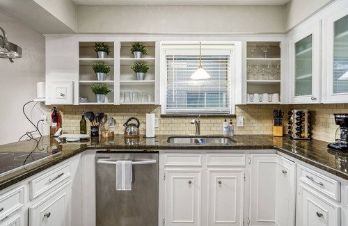 Greater Fondren Southwest Casa | Lounge & Play in Style at This Parkside Pool and Billiards Getaway