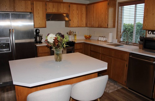 Vancouver Casa | Relax, Play & Unwind in 3-bedroom house Full of Entertainment Amenities!