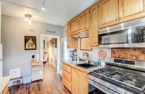 Lebanon Casa | Relax & Reboot in this Charming 2-Bedroom Townhome