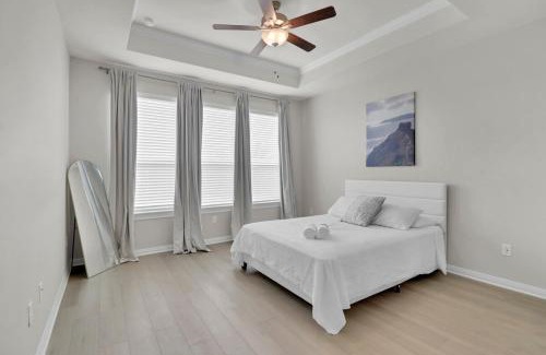 Buda Casa | Relax-Recharge 4BR Retreat w Gym & Wine Nearby