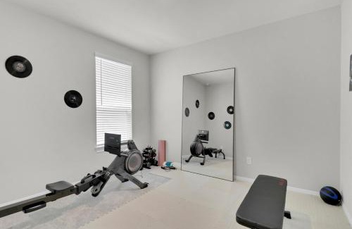 Buda Casa | Relax-Recharge 4BR Retreat w Gym & Wine Nearby
