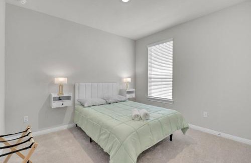 Buda Casa | Relax-Recharge 4BR Retreat w Gym & Wine Nearby