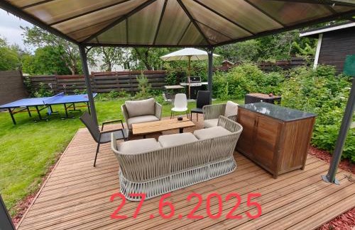 Lantinen District Apartamento | Relax & Recharge - a Unique Suite with a Touch of Luxury - Hot Tub and Sauna Inspired Decor #NOT A REAL SAUNA# Easy City Access - direct train 15 min to city