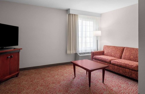 Downtown Hotel | Relax & Recharge – Fully Equipped Suites with Full Kitchen, Near Silicon Valley!