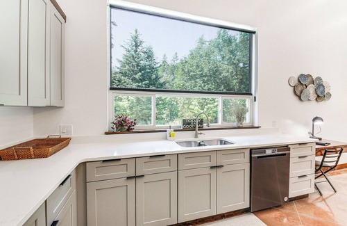 Boundary County Cabaña | Relax, Reconnect & Explore: Modern Idaho House!