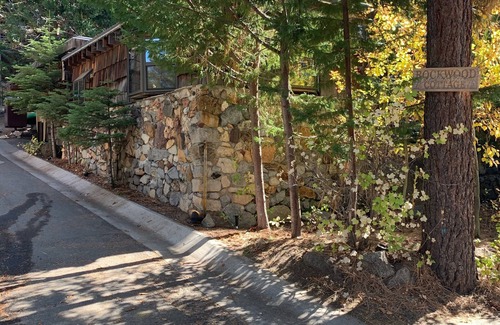 Lincoln Park Cabaña | Relax & Refresh at Rockwood Cottage