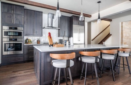 Edwards Casa | Relax, rejuvenate in new modern mountain home in Eagle