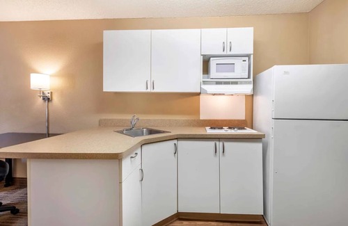 La Mirada Hotel | Relax Suites Extended Stay - La Mirada