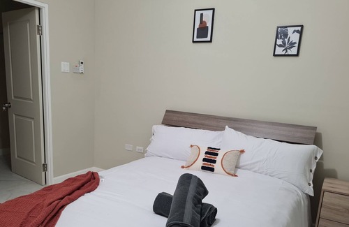 Beverly Hills Apartamento | Relax @ the Lofts Lounge 2B/R lGymlTennis|Views