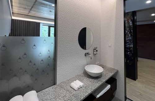 Balocas Casa | Relax & Unwind in this Amazing Location! 2 Spacious Units w/ Balcony & Kitchen