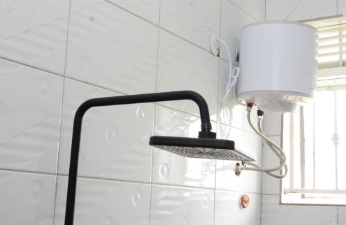 Kampala Apartamento | Relax, Unwind, 2 Bed Haven near Kavumba Rec Center