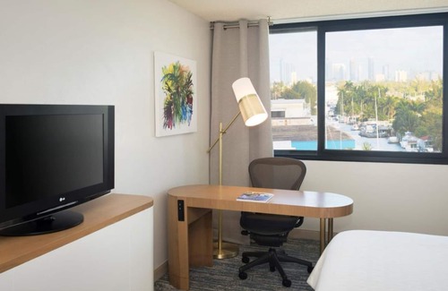 Seybold Hotel | Relax & Unwind! 4 Friendly Units Pool, Close to Miami Cruise Ship Terminals!