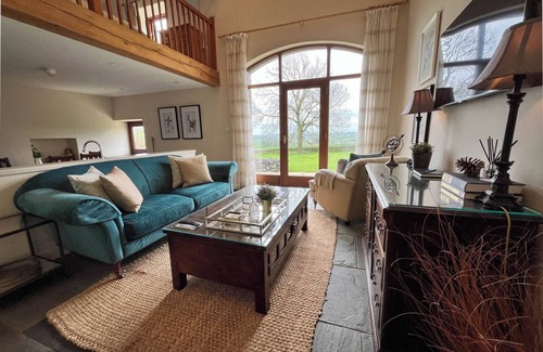 Flagg Casa | Relax, unwind and share time with those you love. Fantastic rural location