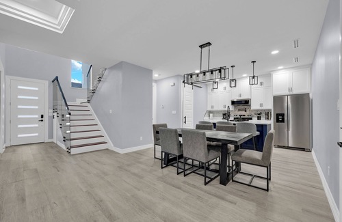 Pharr Casa | Relax + Unwind in this Modern & Spacious Townhome With 2 Car Garage