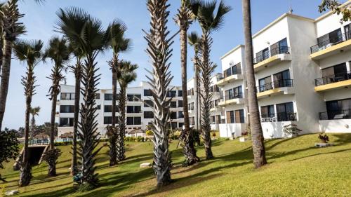 Kerr Serign Apartamento | Relax Water Front Serviced Apartment (Three Bedroom)
