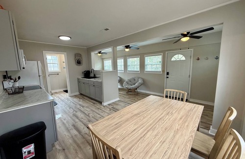 Sloans Valley Cabina | Relax with family and friends in this peaceful cabin right off the boat ramp!