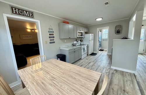 Sloans Valley Cabina | Relax with family and friends in this peaceful cabin right off the boat ramp!