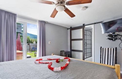 Twin Mountain Cabaña | Relax with mountain views & a hot tub #5