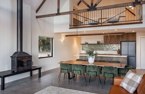 Cowaramup Casa | Relax with rural and luxury living in this 4 bedroom home. Close to beach.