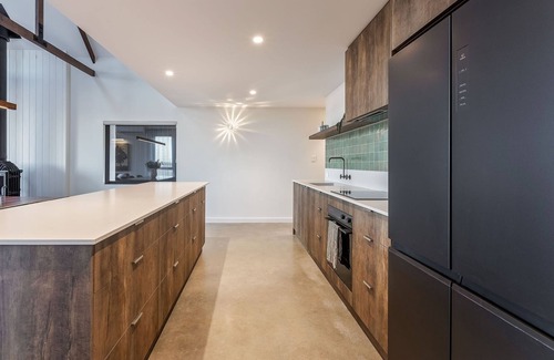 Cowaramup Casa | Relax with rural and luxury living in this 4 bedroom home. Close to beach.