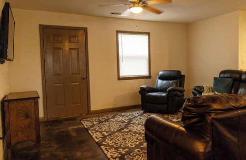 Birdeye Casa | Relax with the whole family as you visit a small town in Arkansas.