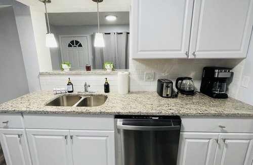 Maple Heights Casa | Relax with the whole family at this peaceful place to stay