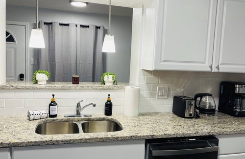 Maple Heights Casa | Relax with the whole family at this peaceful place to stay