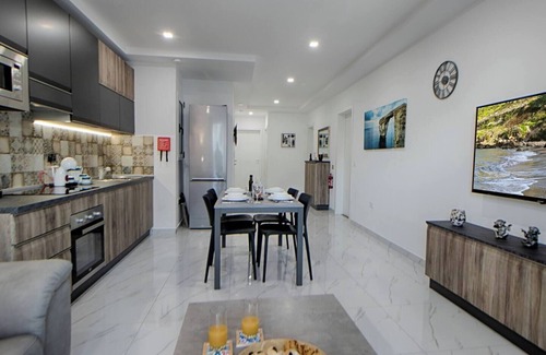 Mellieħa Heights Apartamento | Relax with the whole family at this peaceful place to stay