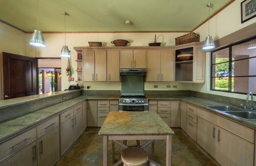 Santa Ana Casa | Relax with the whole family at this luxurious, peaceful and secluded mansion