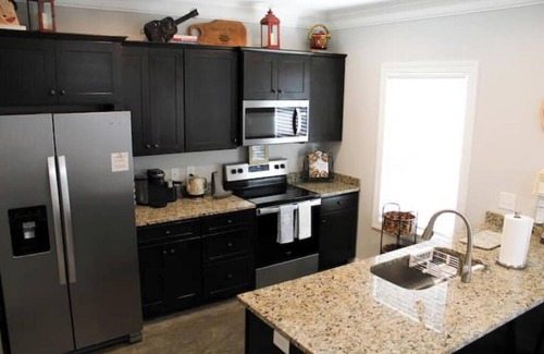 White Bluff Casa | Relax within a half hr from Nashville in a NEW luxury Townhome