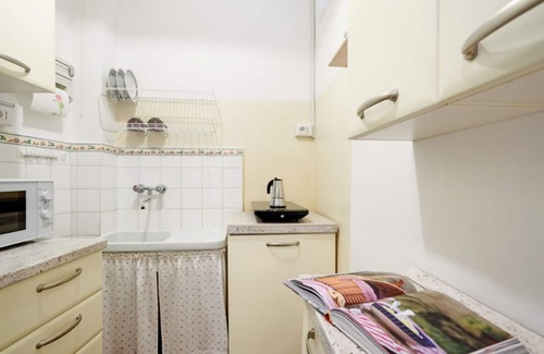 Vassena Apartamento | Relax a stone's throw from the lake! Apt with garden!
