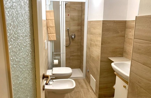 Vassena Apartamento | Relax a stone's throw from the lake! Apt with garden!