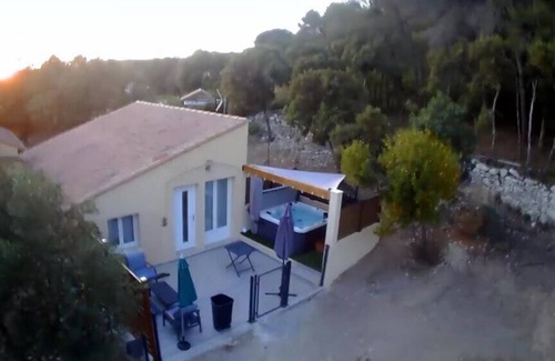 Aubais Apartamento | Relaxing stay with forest view SPA included
