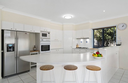 Banksia Beach Casa | LUX Y ESPACIO EN LA CASA PERFECTA DE CANAL