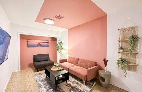 Burbank Casa | Relaxed and Cozy Poolside Studio - LOU2 - BUR