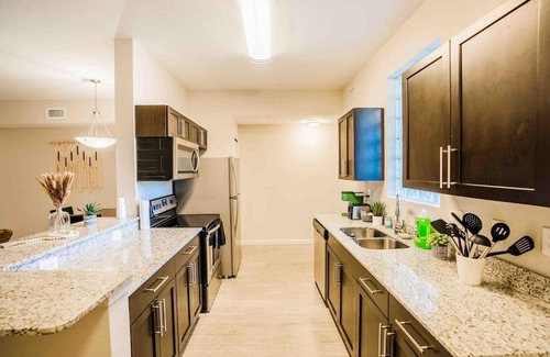 Fort Myers Apartamento | Relaxed King bed with Full kitchen & Pool #1614