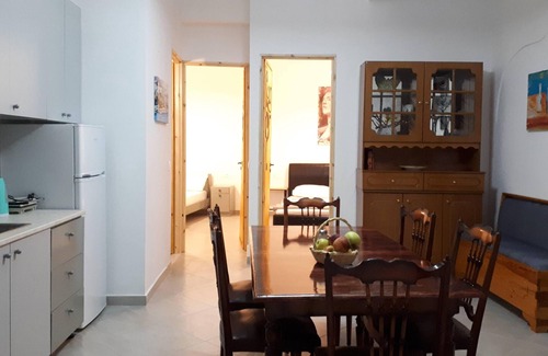 Agia Galini Apartamento | Relaxed spacious apartment with garden view and free WiFi