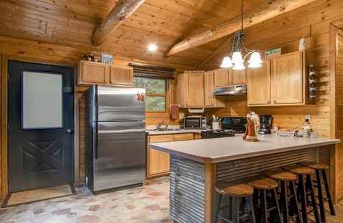 New Lisbon Cabina | Relaxin Cabins 2BR, 1BA #2