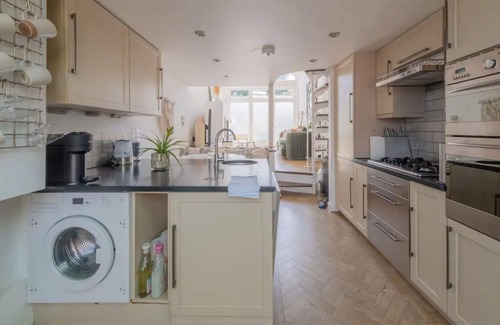 Brixton Hill Casa | Relaxing 1 Bedroom Wellness Retreat in Vibrant Clapham
