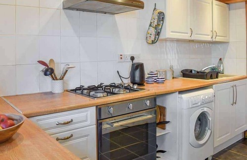 Brynteg Casa | Relaxing 1Br Escape - Near Beaches & Nature Walks