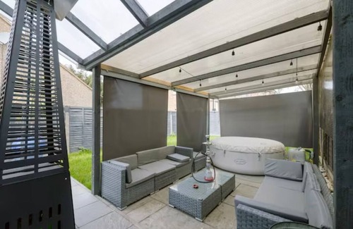 Uxbridge South Apartamento | Relaxing 2-bedroom apartment with Hot Tub in Uxbridge