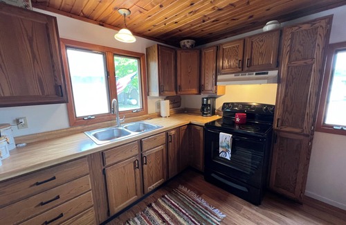 Bagley Cabina | Relaxing 2-Bedroom Cottage Getaway in Bagley, WI