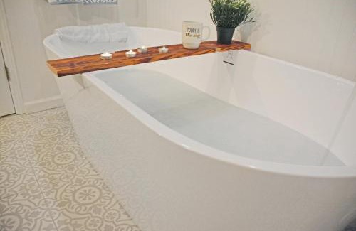 New Market Casa | Relaxing 2-Master Suite Mountain Top - Fire Pit