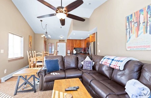 Breckenridge Condominio | Relaxing 2BDR Getaway 10 Mins from Breck; Adventure Awaits!