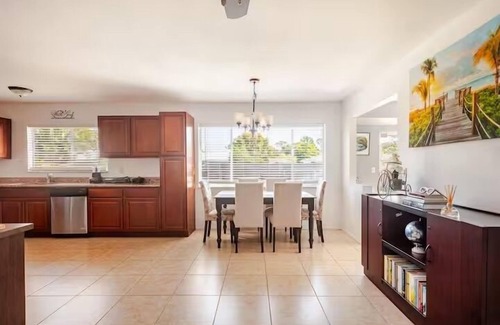 Port Saint Lucie Casa | Relaxing 2BR Home with Office + Garden - 10 Min to Beach & Family Friendly