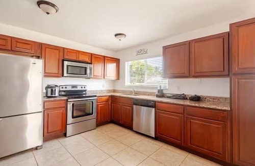 Port Saint Lucie Casa | Relaxing 2BR Home with Office + Garden - 10 Min to Beach & Family Friendly