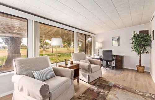Sun City Casa | Relaxing 2BR plus Den Golf Retreat with Backyard and BBQ
